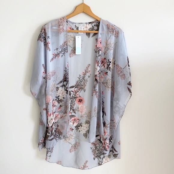 emory park Tops - Stitch Fix Emory Park Gray Floral Kimono